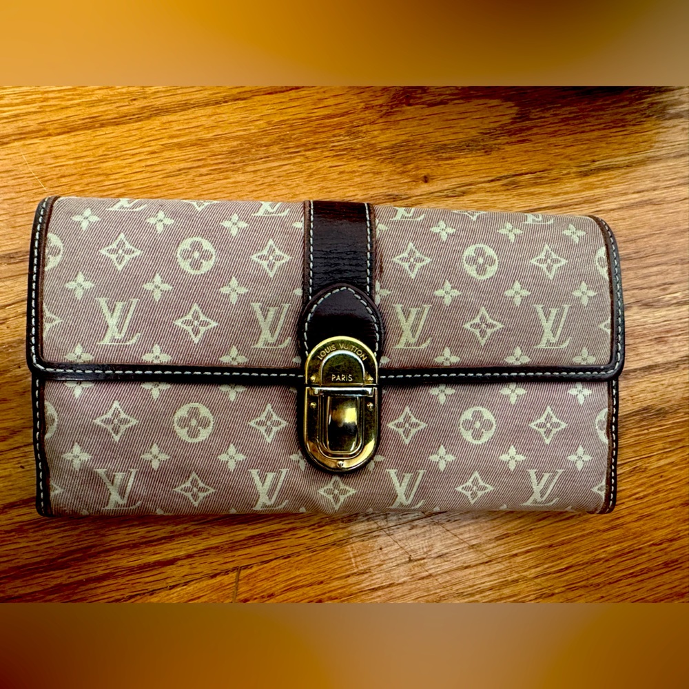 Rare! Mini Lin Louis Vuitton Brown and Cream Monogram denim wallet